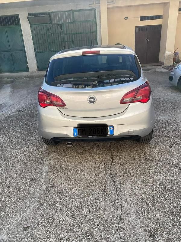 Usata Opel Corsa 90 CV (66 kW) 2017 Grigio Berlina