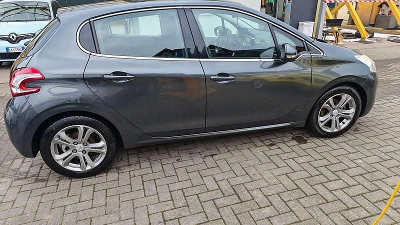 Usata Peugeot 208 Allure 114 CV (83 kW) 2012 Grigio Utilitaria