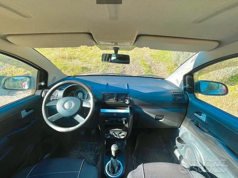 Usata VW Fox 69 CV (50 kW) 2005 Grigio Utilitaria