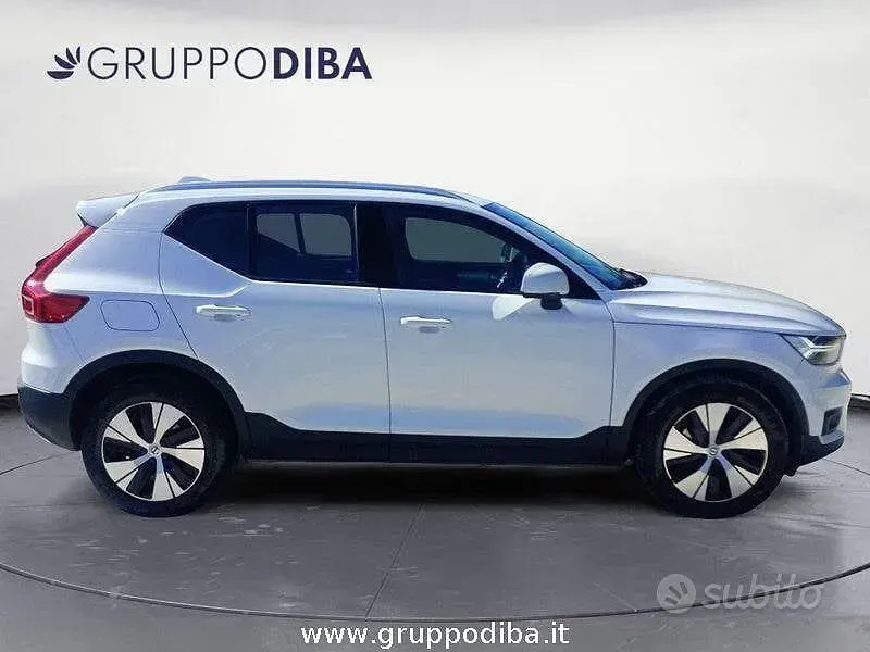 Usata Volvo XC40 Momentum 150 CV (110 kW) 2020 Bianco SUV