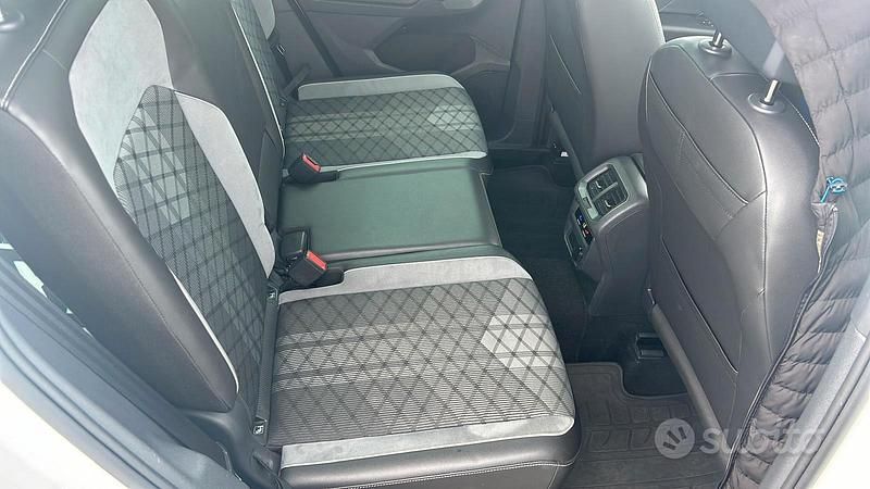 Usata VW Tiguan R-line 150 CV (110 kW) 2023 Bianco SUV