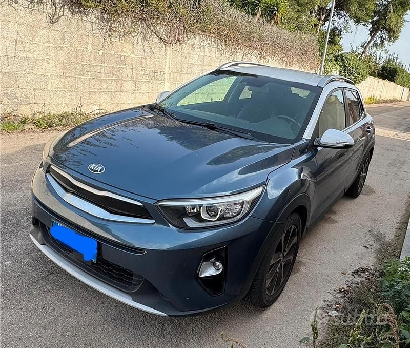 Blu Usata 2018 Kia Stonic SUV | 11.500 € (Buon prezzo) - Immagine 1/4