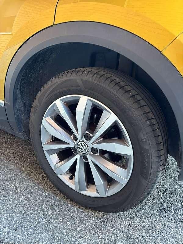 Usata VW T-Roc Style 116 CV (85 kW) 2019 Oro SUV