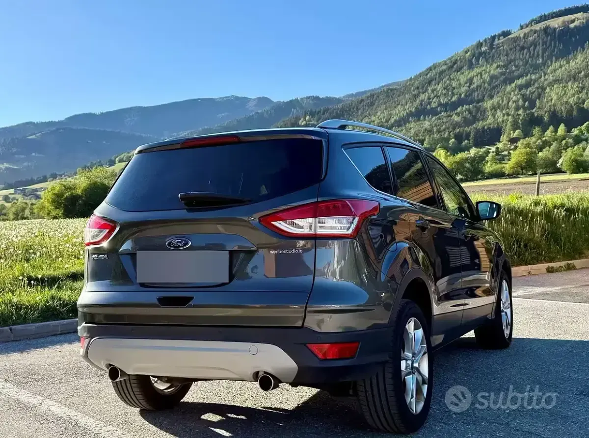 Usata Ford Kuga Titanium 150 CV (110 kW) 2015 Grigio SUV