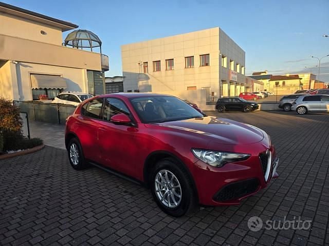 Usata Alfa Romeo Stelvio Business 160 CV (117 kW) 2020 Rosso SUV