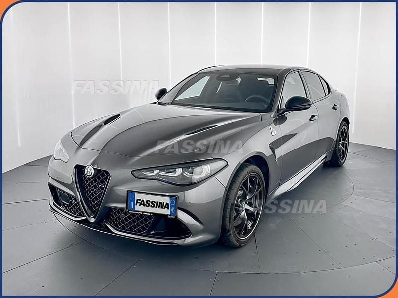 Nuova Alfa Romeo Giulia Quadrifoglio 519 CV (381 kW) 2025 Grigio Berlina