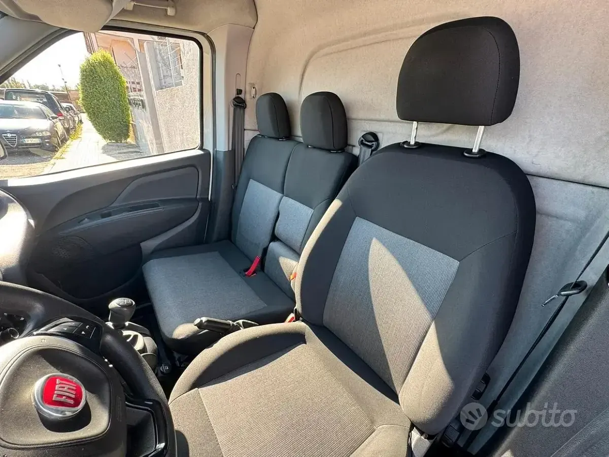 Usata Fiat Doblò 120 CV (88 kW) 2021 Bianco Monovolume