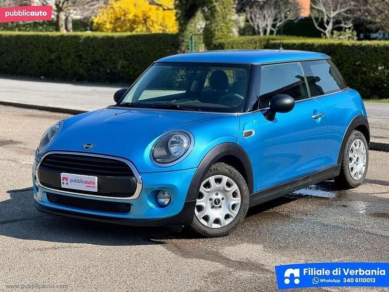 Usata Mini ONE 75 CV (55 kW) 2019 Blu/azzurro Utilitaria