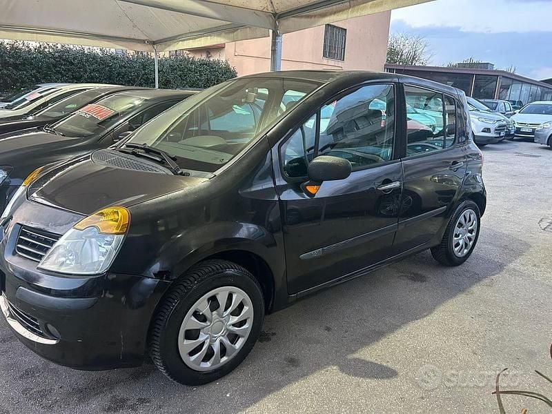 Usata Renault Modus Luxe 74 CV (54 kW) 2005 Nero Monovolume