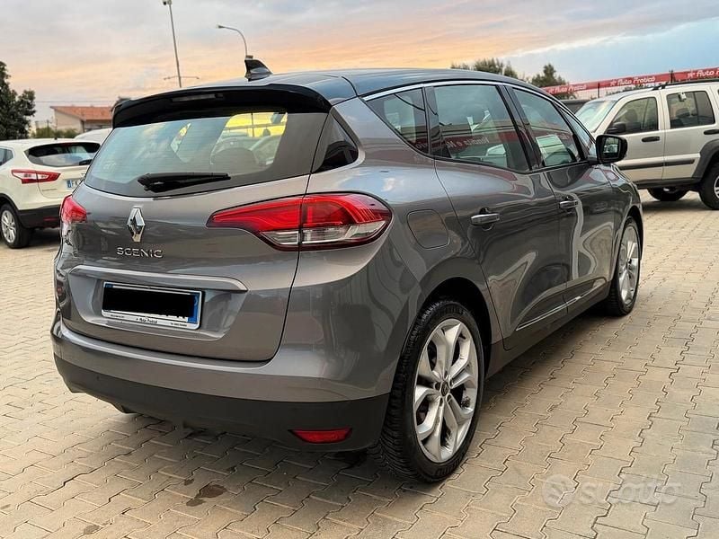 Usata Renault Scénic IV 120 CV (88 kW) 2020 Grigio Monovolume
