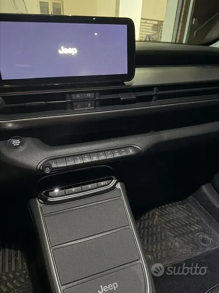 Usata Jeep Avenger Summit 61 kW (84 CV) 2024 SUV