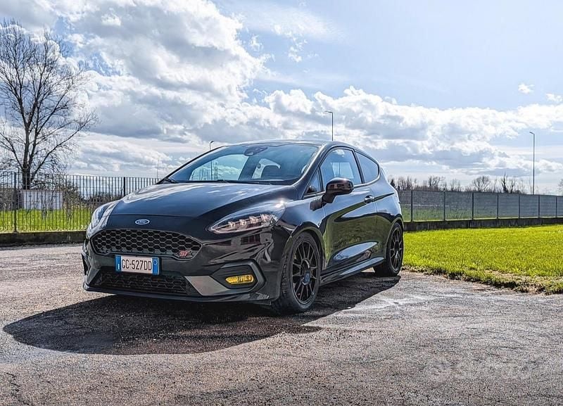 Nero Usata 2020 Ford Fiesta ST Due volumi | 19.000 € (Buon prezzo) - Immagine 1/4