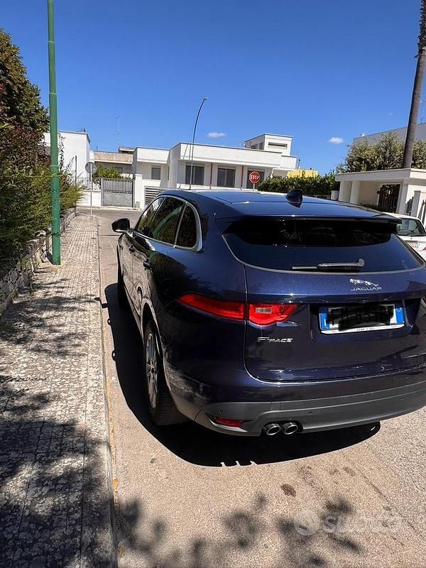 Usata Jaguar F-Pace Prestige 180 CV (132 kW) 2017 Blu SUV