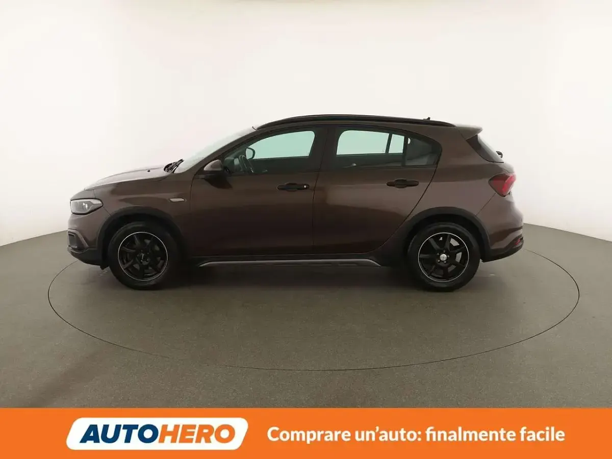 Usata Fiat Tipo Cross 99 CV (72 kW) 2021 Nero Utilitaria