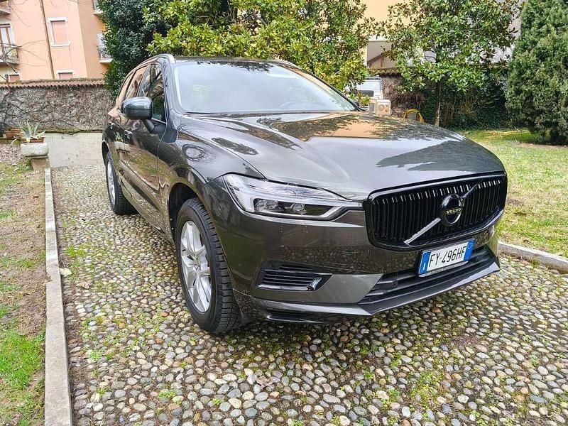 Usata Volvo XC60 Momentum 303 CV (222 kW) 2019 Verde SUV