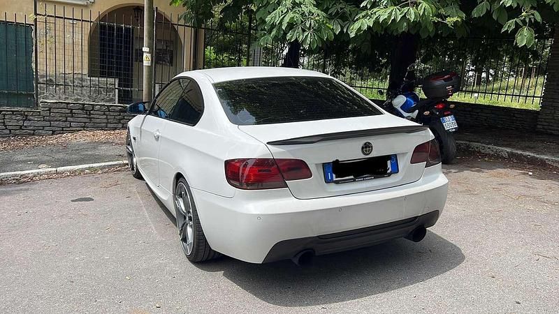 Usata BMW 320 136 CV (100 kW) 2010 Berlina