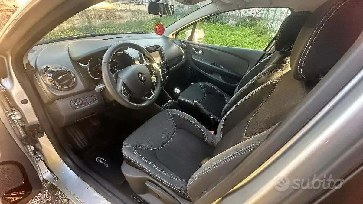 Usata Renault Clio 75 CV (55 kW) 2017 Grigio Utilitaria