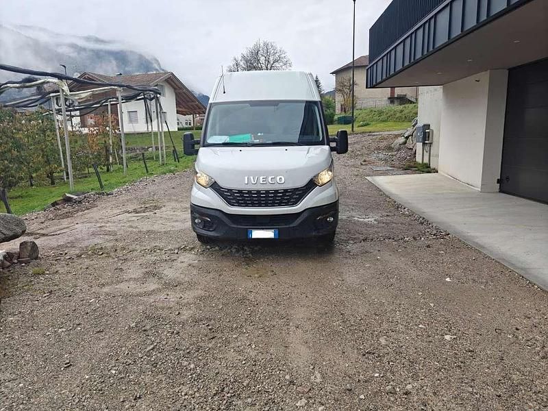 Usata Iveco Daily 137 CV (100 kW) 2020 Bianco Furgone