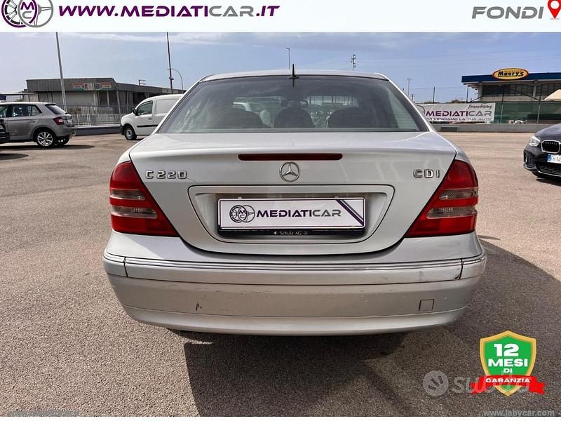 Usata Mercedes C220 Elegance 143 CV (105 kW) 2003 Grigio Berlina
