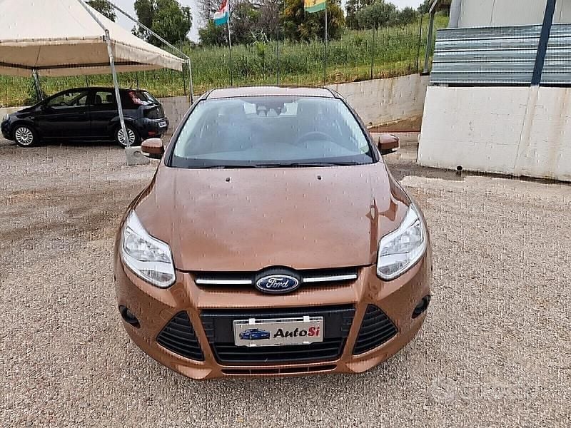 Usata Ford Focus Titanium 125 CV (91 kW) 2013 Marrone Berlina