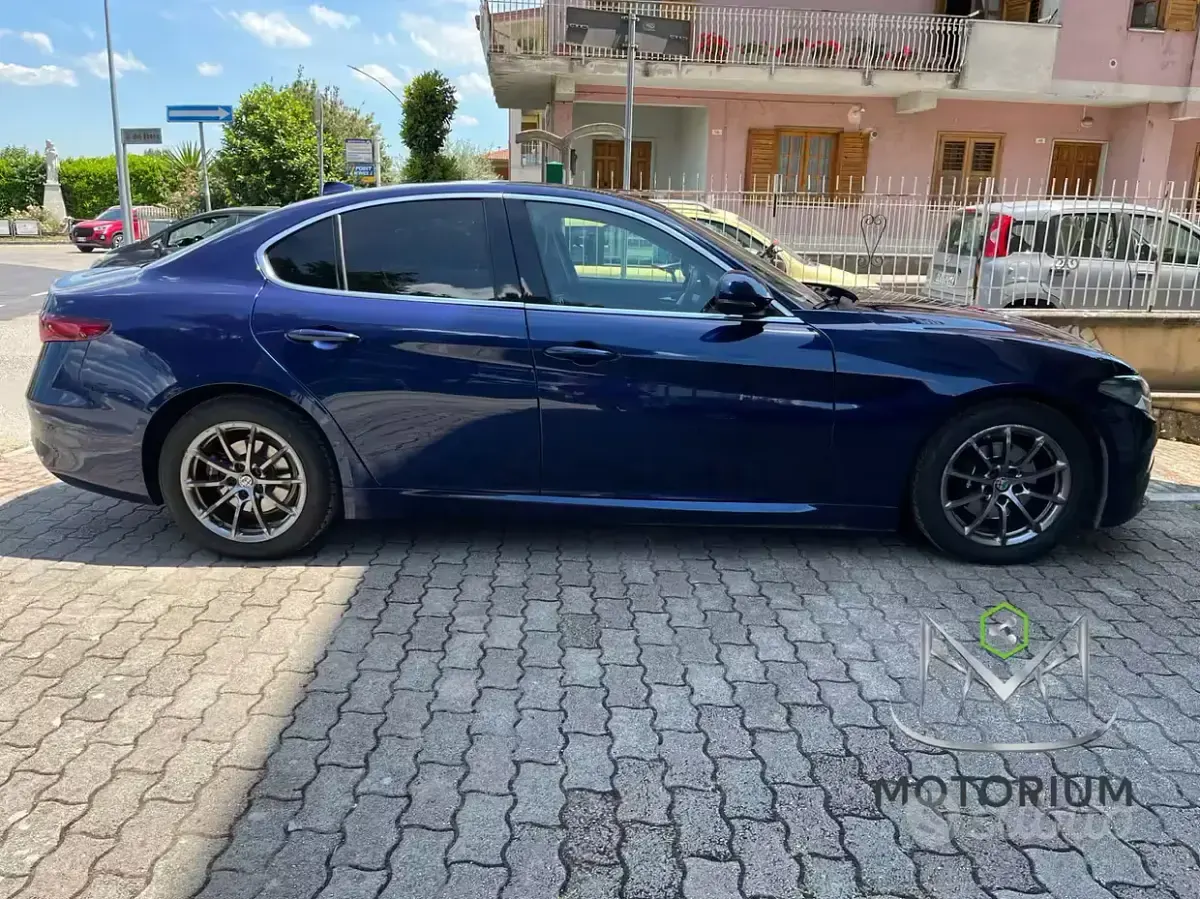Usata Alfa Romeo Giulia Super 150 CV (110 kW) 2016 Blu Berlina