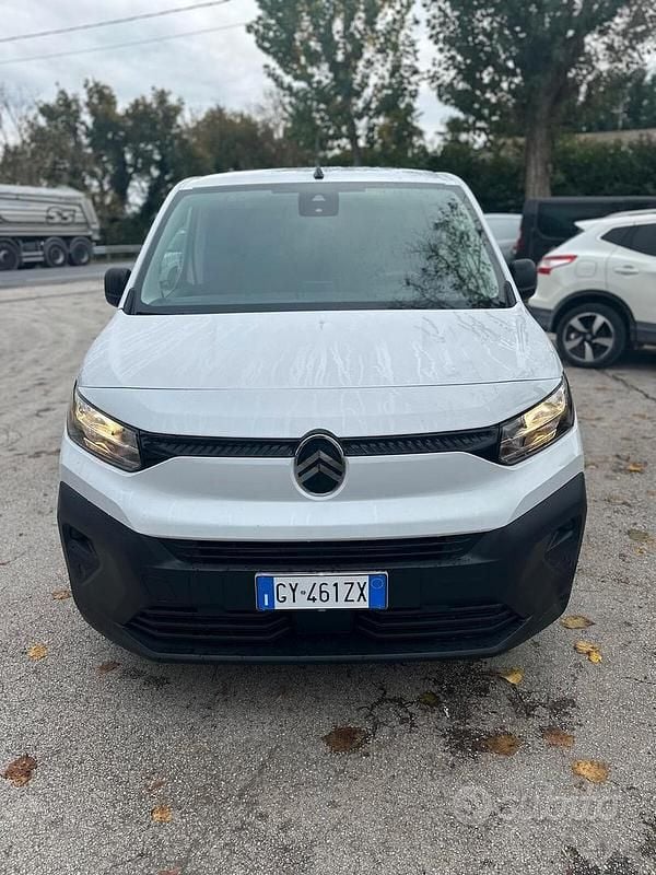 Usata Citroën Berlingo 102 CV (75 kW) 2025 Bianco Monovolume