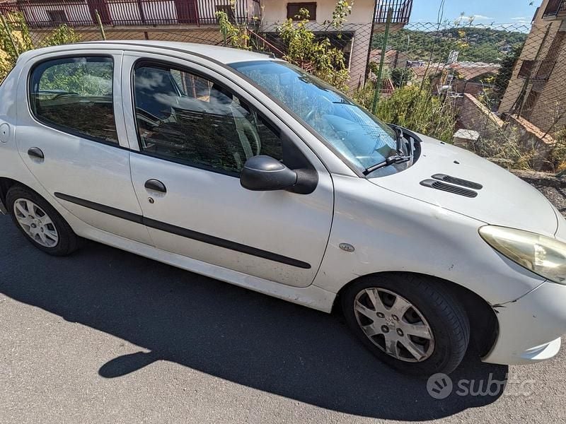 Usata Peugeot 206+ 60 CV (44 kW) 2010 Bianco Utilitaria