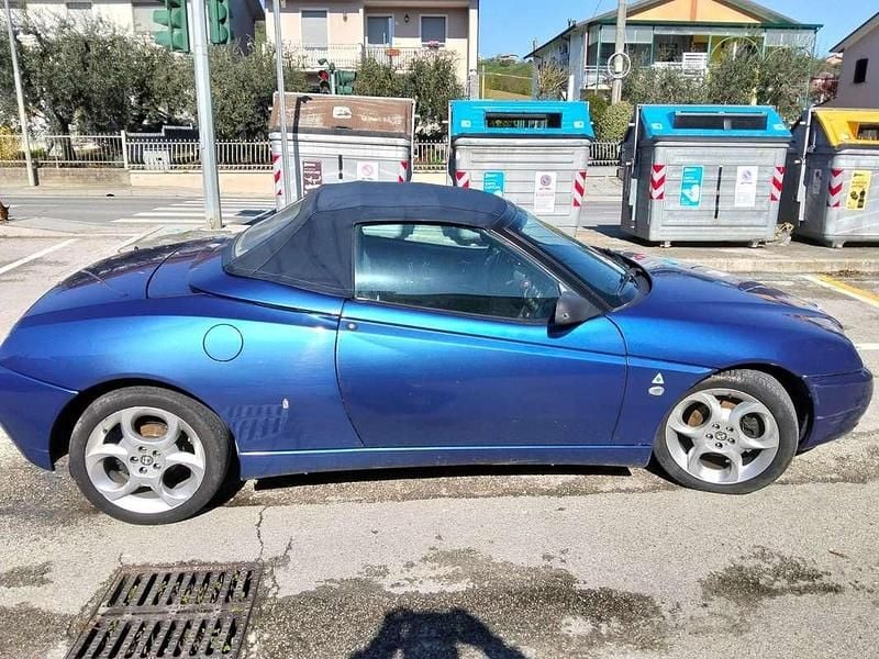Usata Alfa Romeo Spider 165 CV (121 kW) 2004 Cabrio