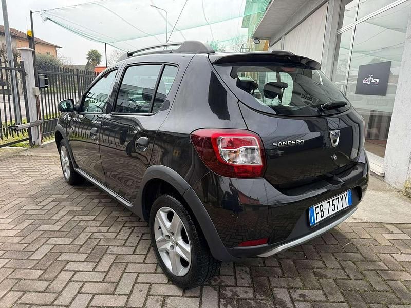 Usata Dacia Sandero Prestige 90 CV (66 kW) 2015 Other SUV