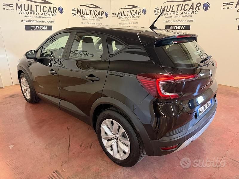 Usata Renault Captur Zen 101 CV (74 kW) 2021 Nero SUV