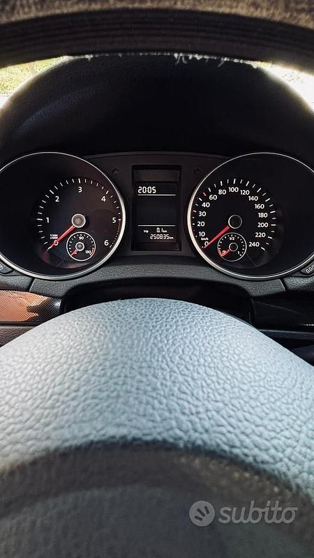 Usata VW Golf VI Comfortline 105 CV (77 kW) 2010 Nero Utilitaria