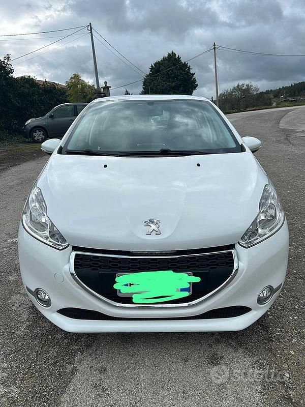 Usata Peugeot 208 82 CV (60 kW) 2014 Bianco Utilitaria