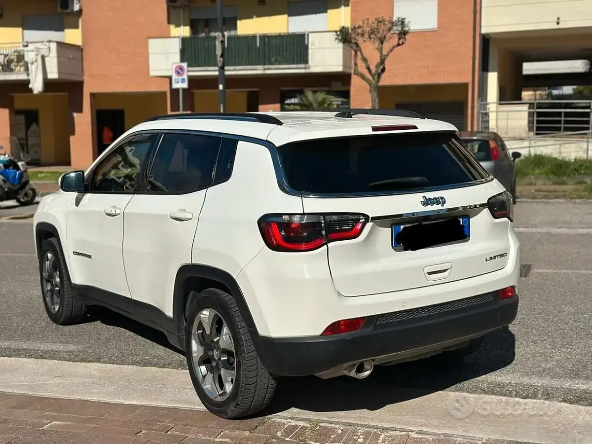 Begagnad Jeep Compass Limited 120 HK (88 kW) 2019 Vit SUV