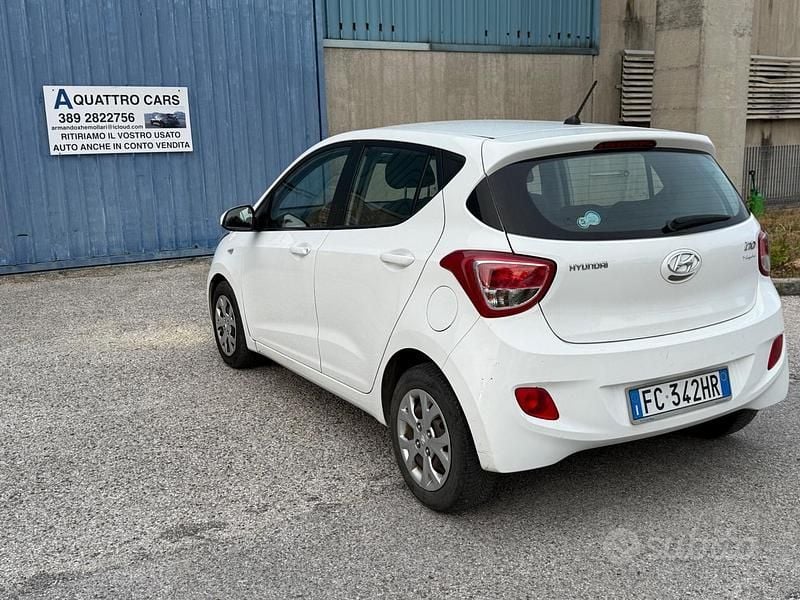 Usata Hyundai i10 Comfort 66 CV (48 kW) 2016 Bianco Utilitaria