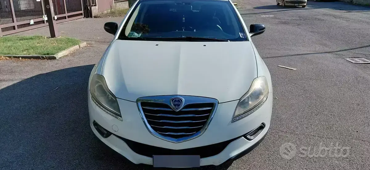 Usata Lancia Delta 120 CV (88 kW) 2012 Bianco Utilitaria