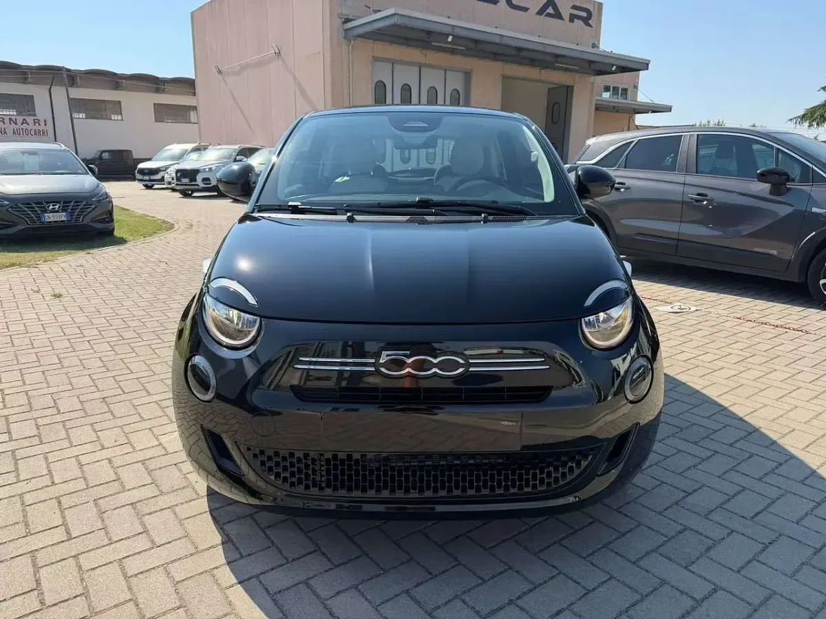 Nuova Fiat 500 69 CV (50 kW) 2026 Nero Utilitaria