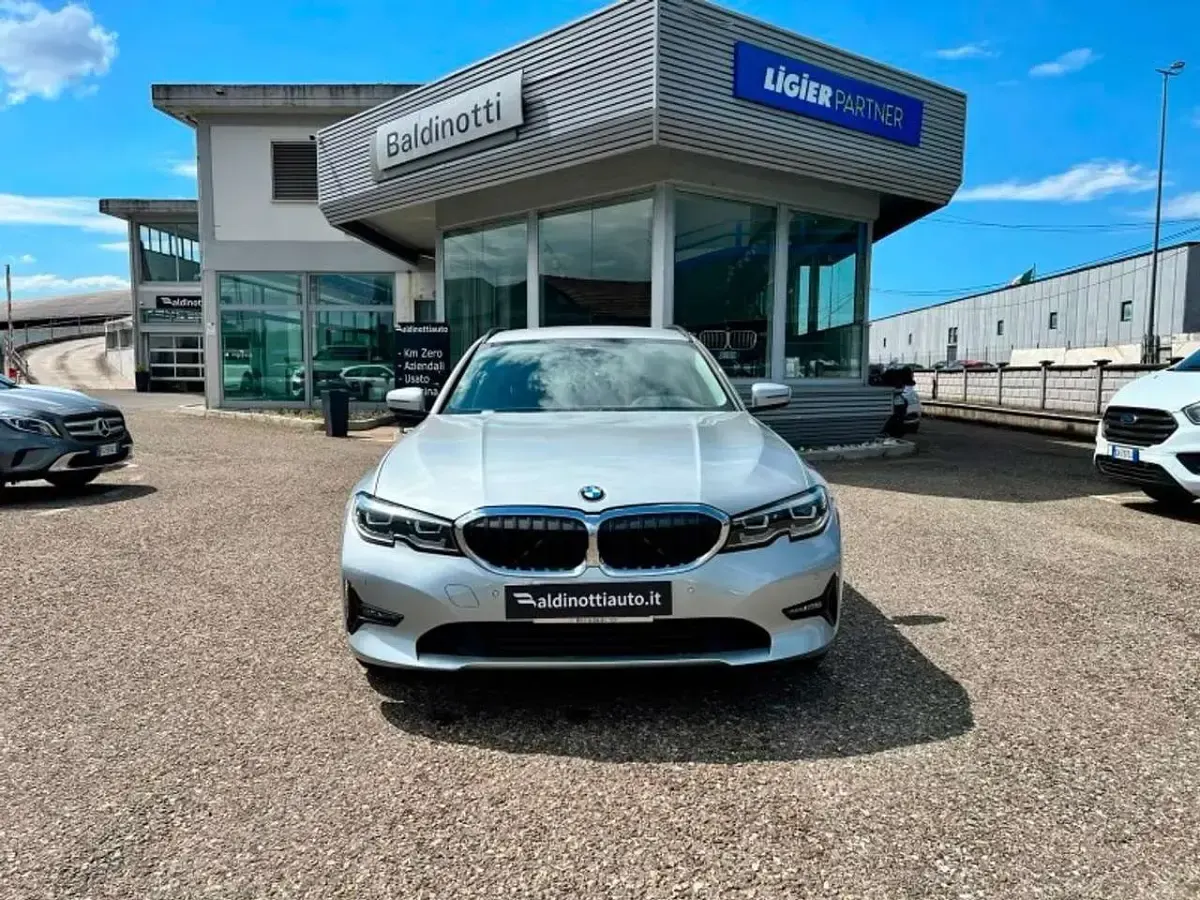 Usata BMW 318 Advantage 150 CV (110 kW) 2020 Argento Station wagon