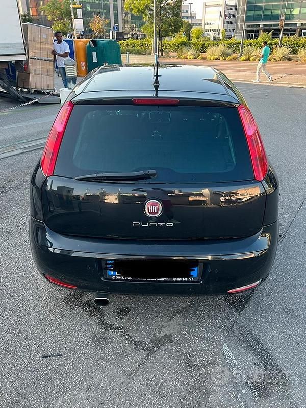 Usata Fiat Punto Lounge 2017 Nero Berlina