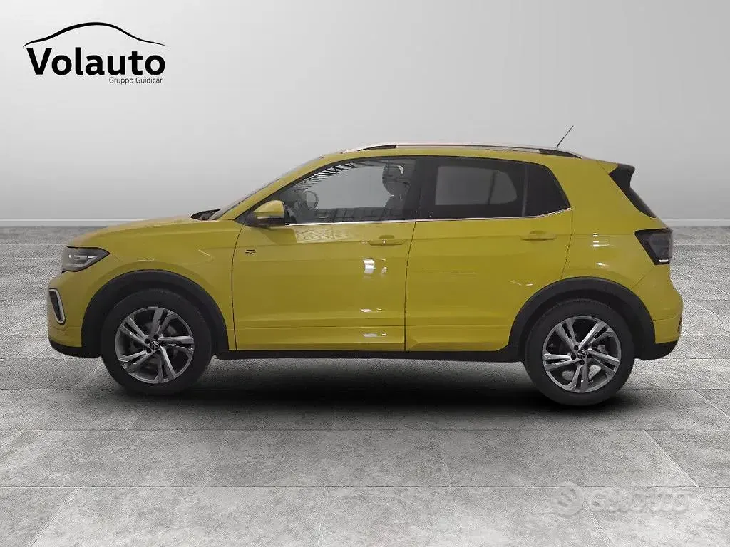 Usata VW T-Cross R-line 116 CV (85 kW) 2024 Giallo SUV