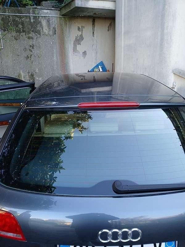 Usata Audi A3 Ambiente 140 CV (102 kW) 2005 Grigio Utilitaria