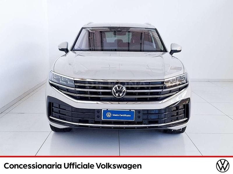 Usata VW Touareg Elegance 231 CV (169 kW) 2024 Sechura beige SUV