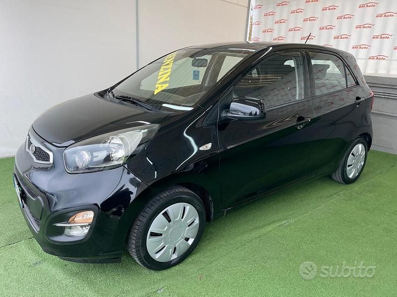 Nero Usata 2012 Kia Picanto Due volumi | 4900 € (Buon prezzo) - Immagine 1/4