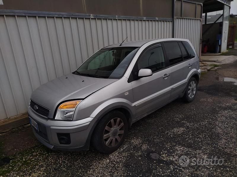 Usata Ford Fusion Titanium 80 CV (58 kW) 2010 Grigio Utilitaria