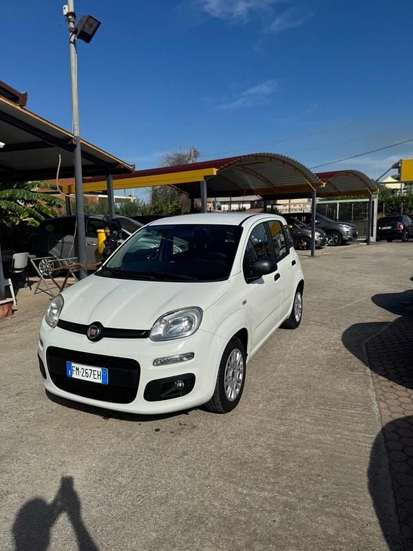 Usata Fiat Panda Lounge 95 CV (69 kW) 2017 Bianco Utilitaria