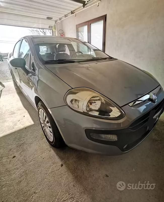 Usata Fiat Punto Evo 65 CV (47 kW) 2010 Grigio Utilitaria