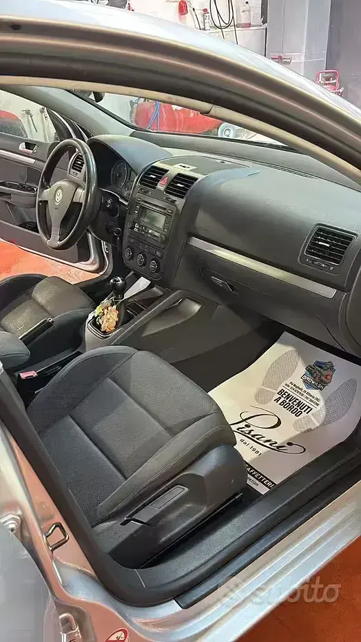 Usata VW Golf IV 140 CV (102 kW) 2004 Grigio Berlina