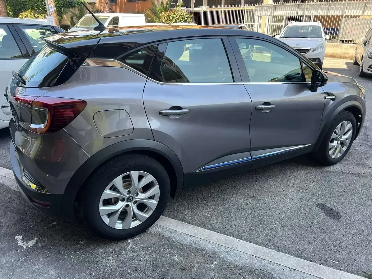Usata Renault Captur Intens 95 CV (69 kW) 2020 Grigio cassiopea tetto nero SUV