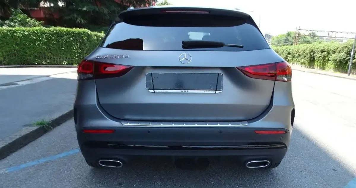 Usata Mercedes GLA200 Premium 150 CV (110 kW) 2022 Grigio SUV