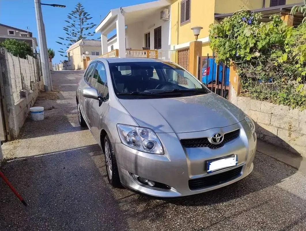 Usata Toyota Auris Sol 97 CV (71 kW) 2008 Grigio Utilitaria