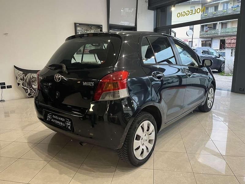 Usata Toyota Yaris Sol 101 CV (74 kW) 2009 Nero Utilitaria